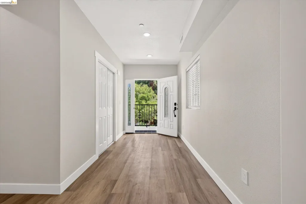 6105 Oakdale Avenue Oakland CA 94605