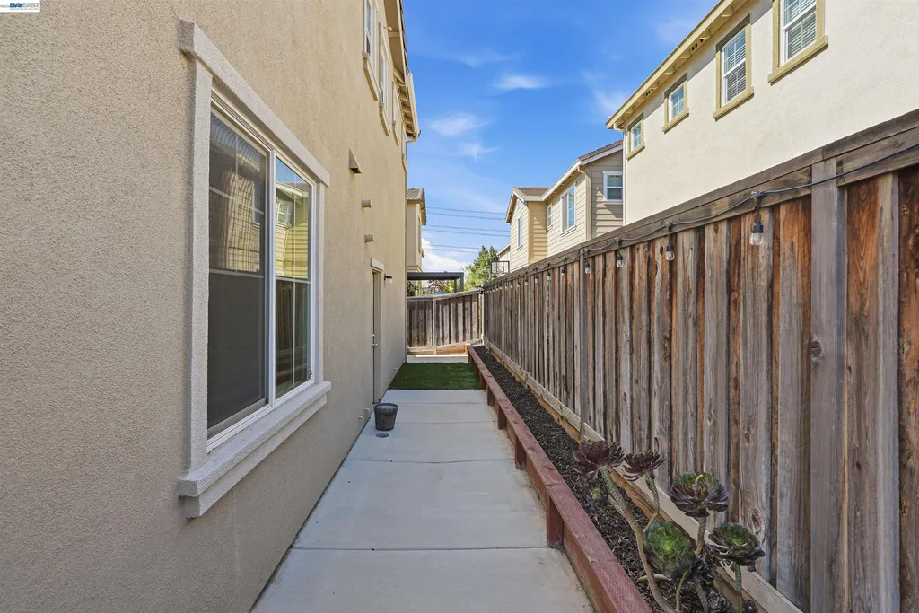 146 Halsey Way Pittsburg CA 94565