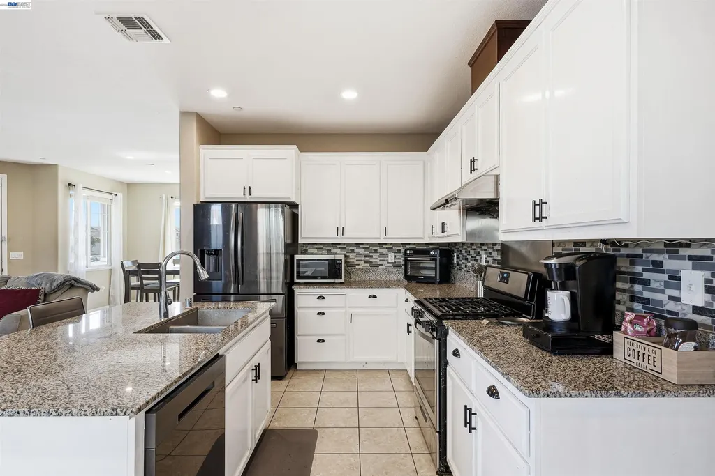 146 Halsey Way Pittsburg CA 94565
