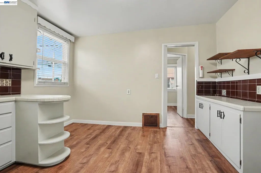 301 Lincoln Avenue Alameda CA 94501