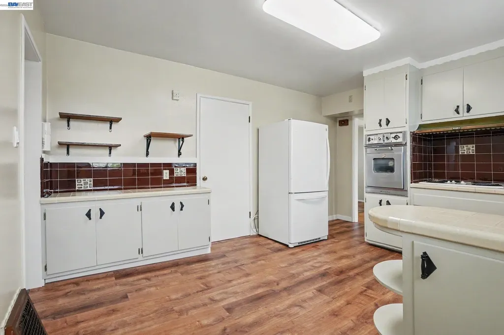 301 Lincoln Avenue Alameda CA 94501