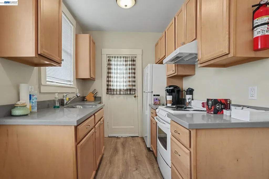301 Lincoln Avenue Alameda CA 94501