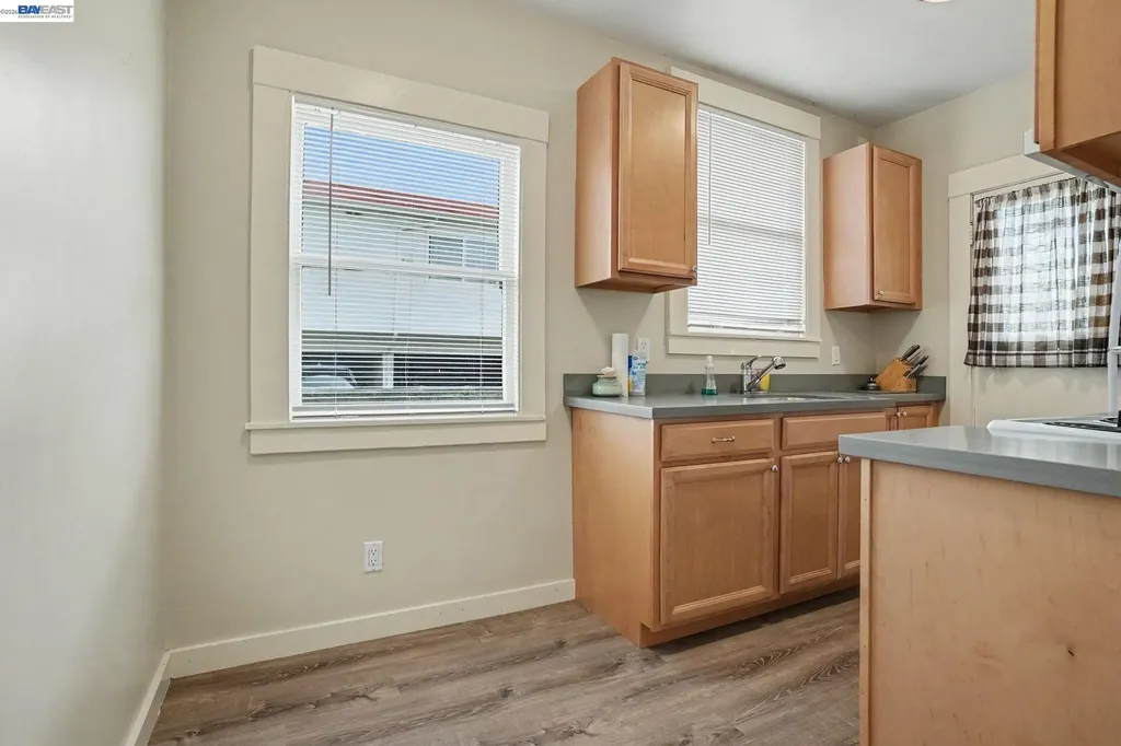 301 Lincoln Avenue Alameda CA 94501