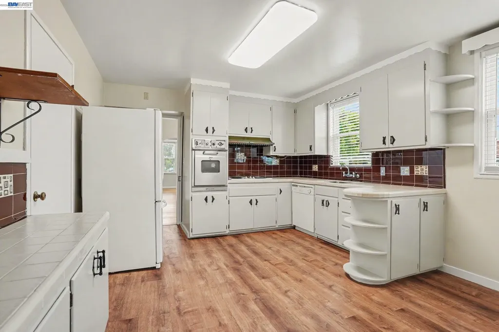 301 Lincoln Avenue Alameda CA 94501