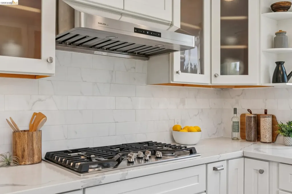 815 Portal Avenue Oakland CA 94610