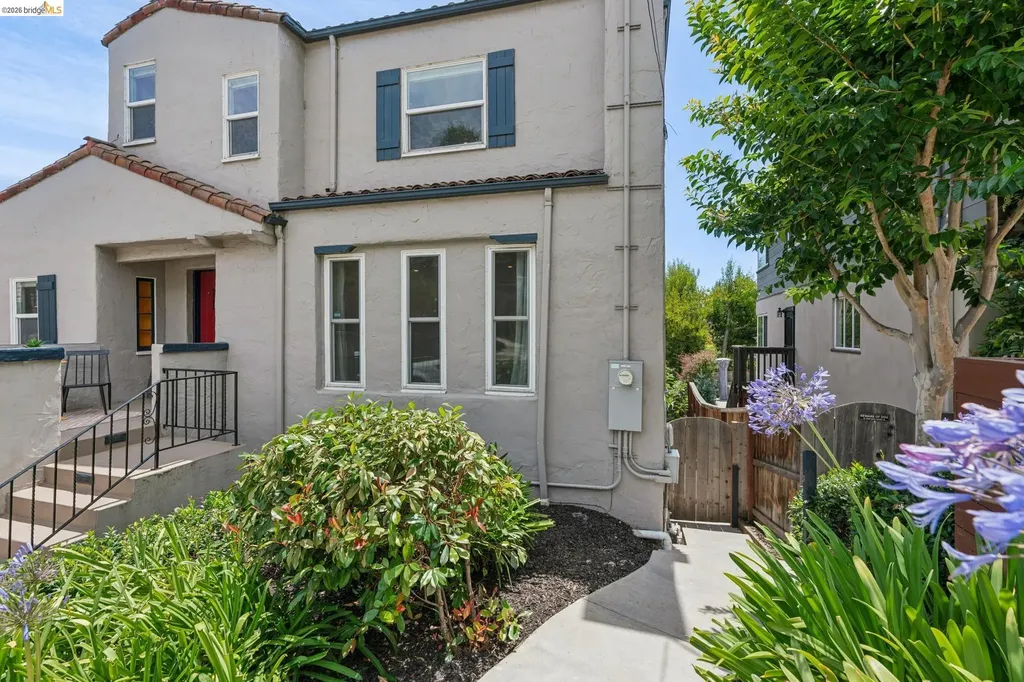 815 Portal Avenue Oakland CA 94610