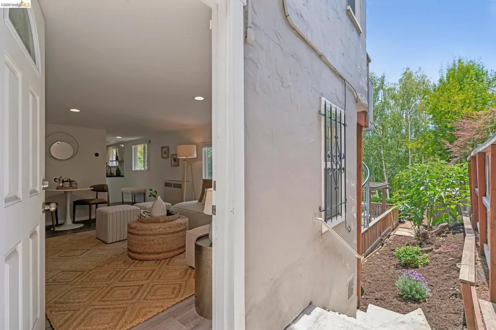 815 Portal Avenue Oakland CA 94610