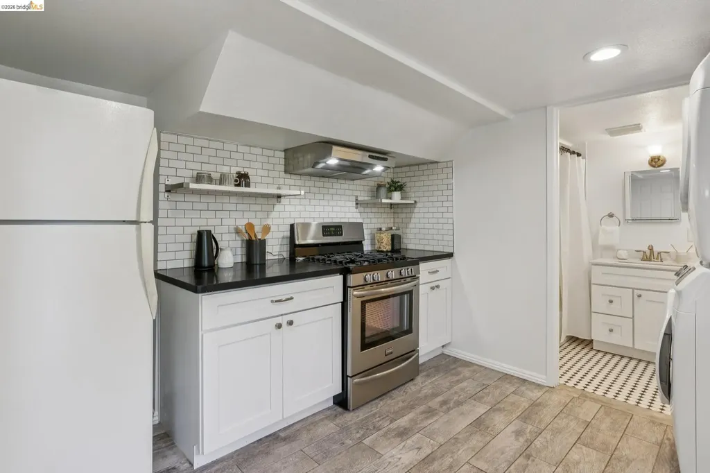 815 Portal Avenue Oakland CA 94610