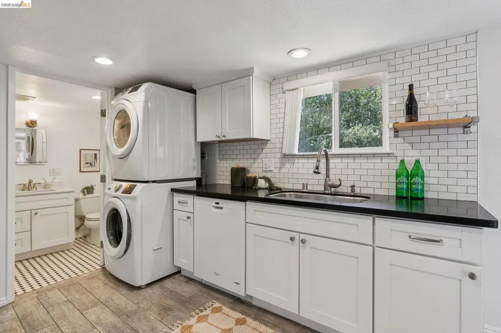 815 Portal Avenue Oakland CA 94610