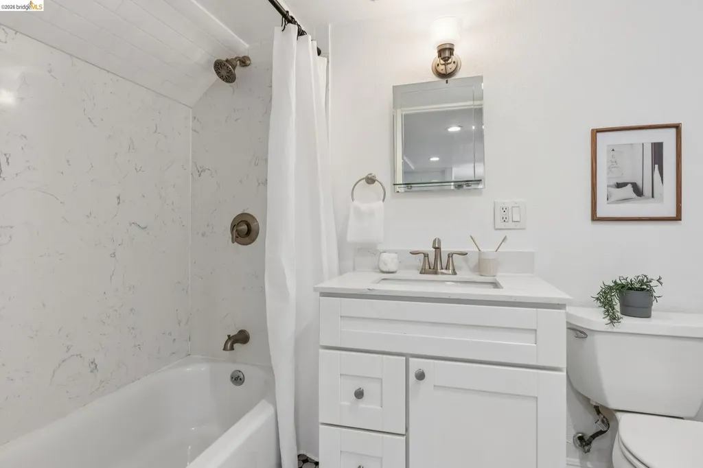 815 Portal Avenue Oakland CA 94610