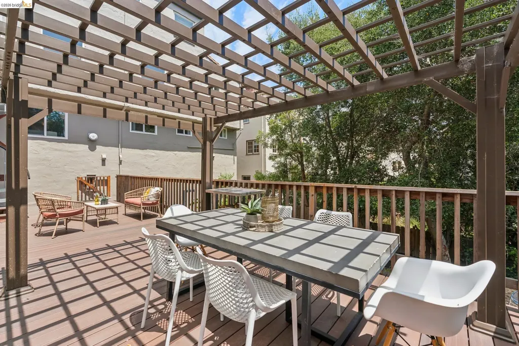815 Portal Avenue Oakland CA 94610