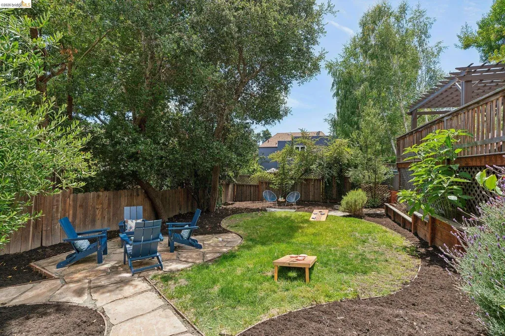 815 Portal Avenue Oakland CA 94610