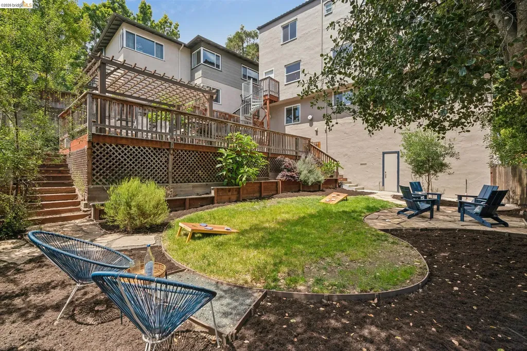 815 Portal Avenue Oakland CA 94610