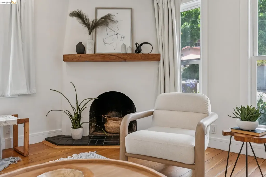 815 Portal Avenue Oakland CA 94610