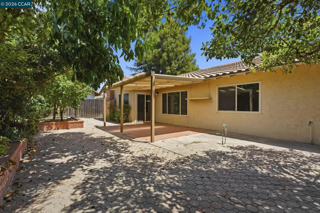 72 Lake Drive Antioch CA 94509