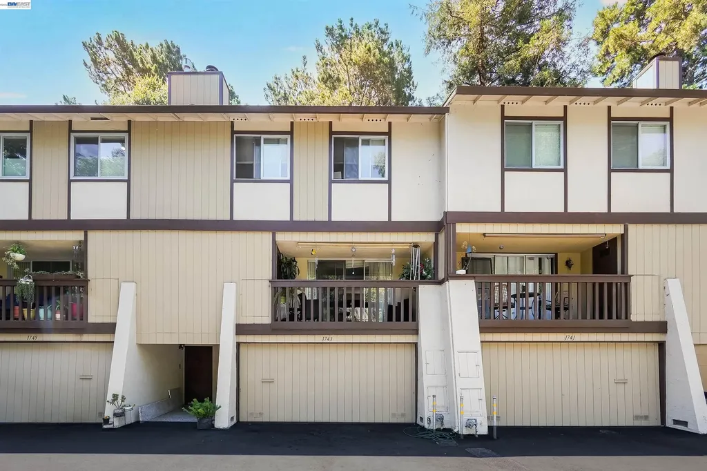 1743 Panda Way Hayward CA 94541
