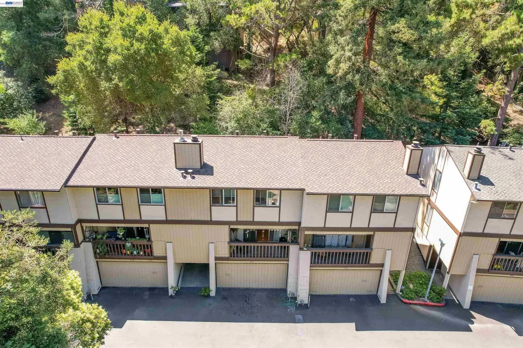 1743 Panda Way Hayward CA 94541