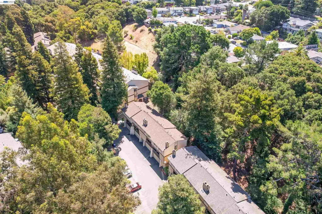 1743 Panda Way Hayward CA 94541