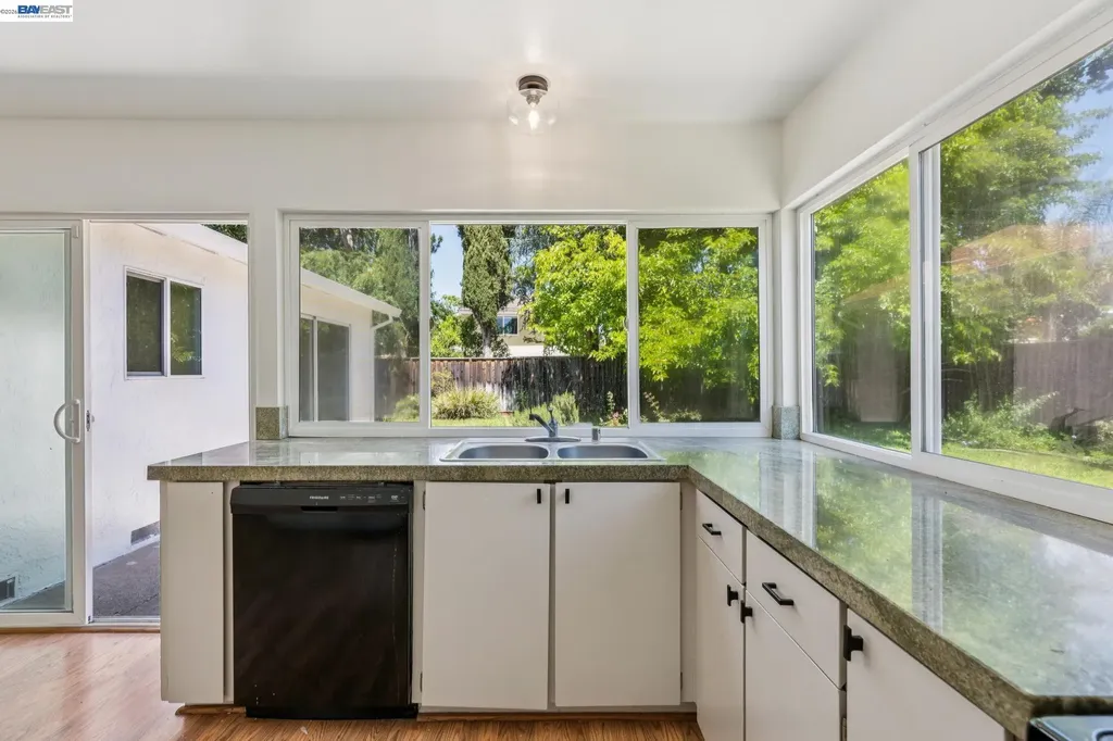 2884 Lyon Circle Concord CA 94518