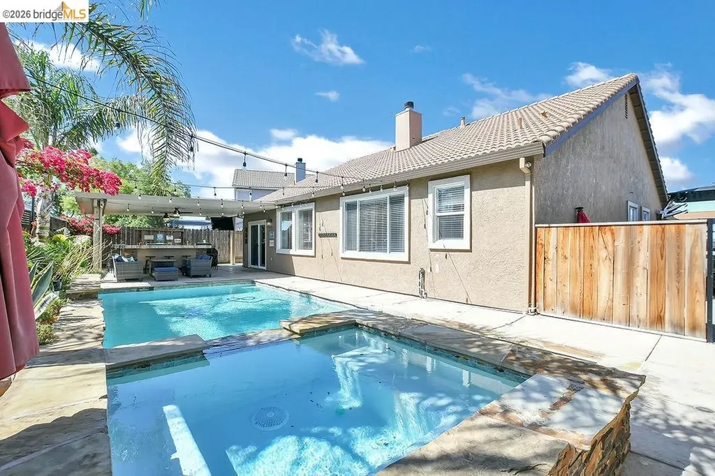 2459 Pacific Grove Court Discovery Bay CA 94505
