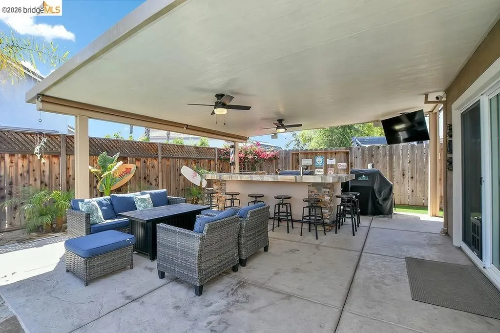 2459 Pacific Grove Court Discovery Bay CA 94505