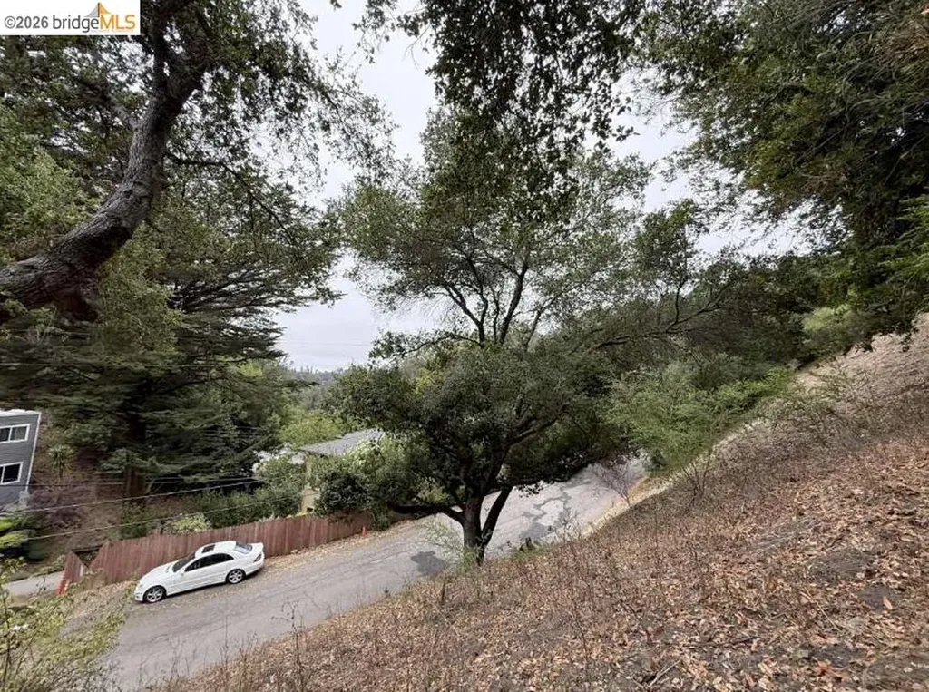7243 Thorndale Drive Oakland CA 94611