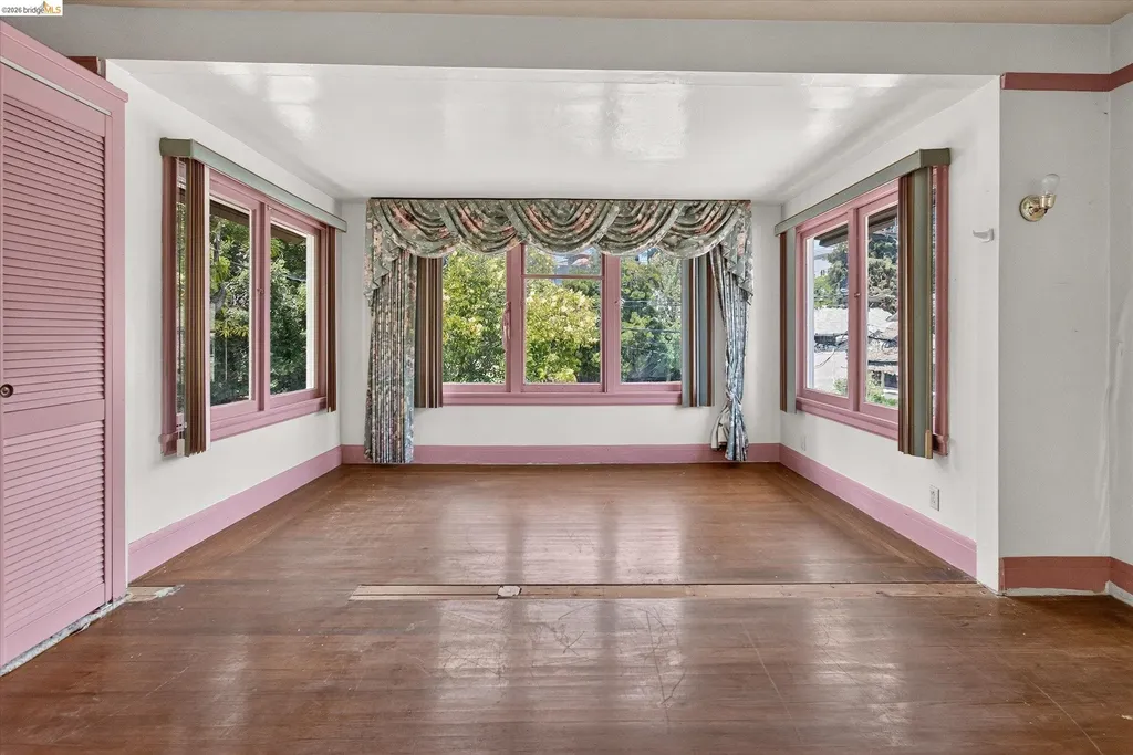 617 Boulevard Way Oakland CA 94610