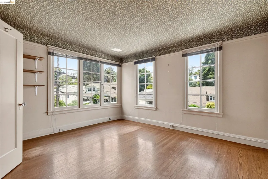 617 Boulevard Way Oakland CA 94610