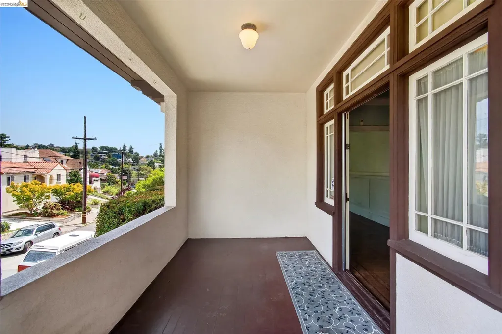 617 Boulevard Way Oakland CA 94610