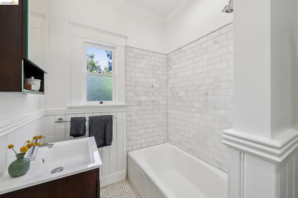 2019 Del Norte Berkeley CA 94707