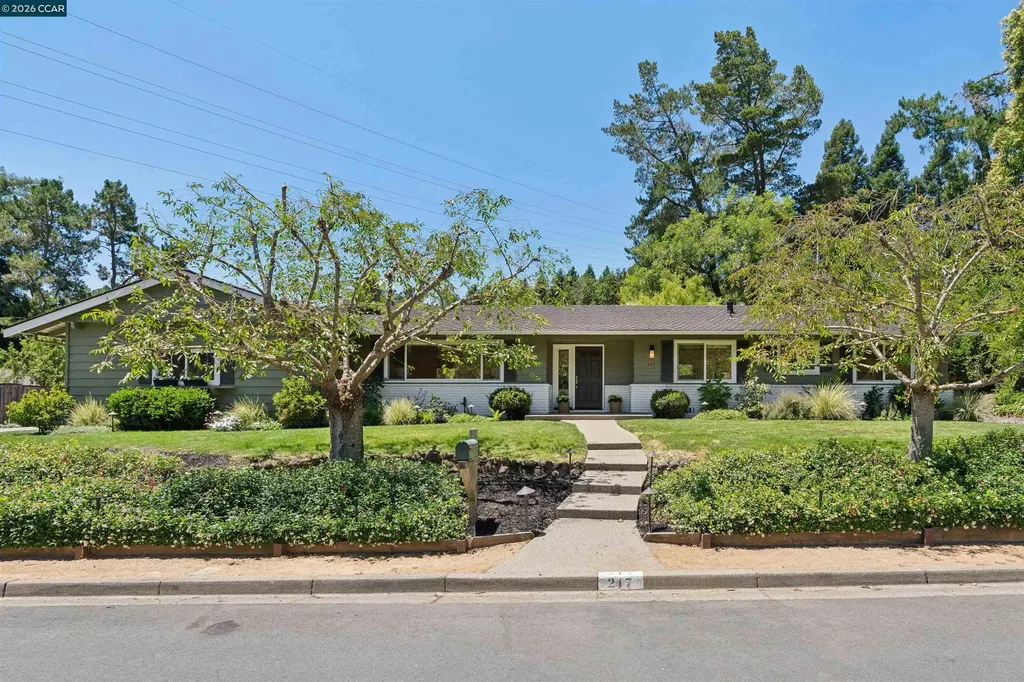 247 Corliss Drive Moraga CA 94556