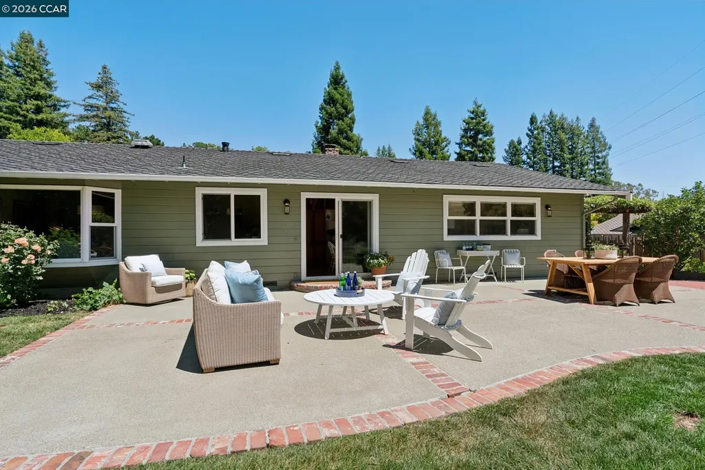 247 Corliss Drive Moraga CA 94556