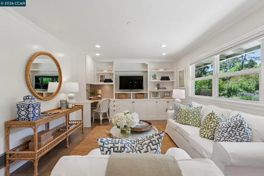 247 Corliss Drive Moraga CA 94556