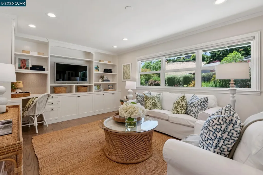 247 Corliss Drive Moraga CA 94556