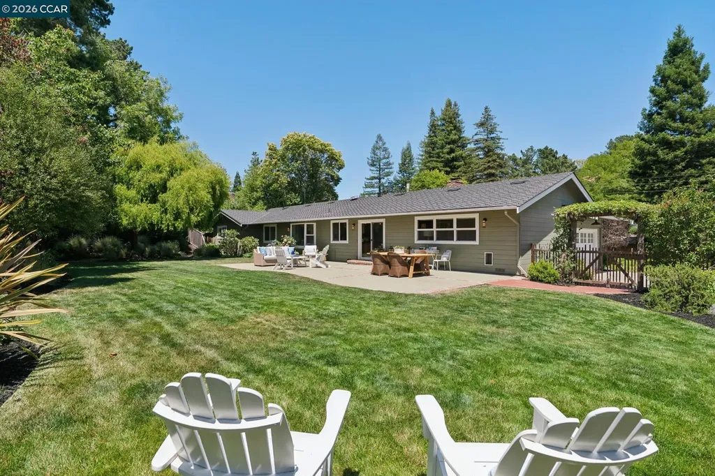 247 Corliss Drive Moraga CA 94556