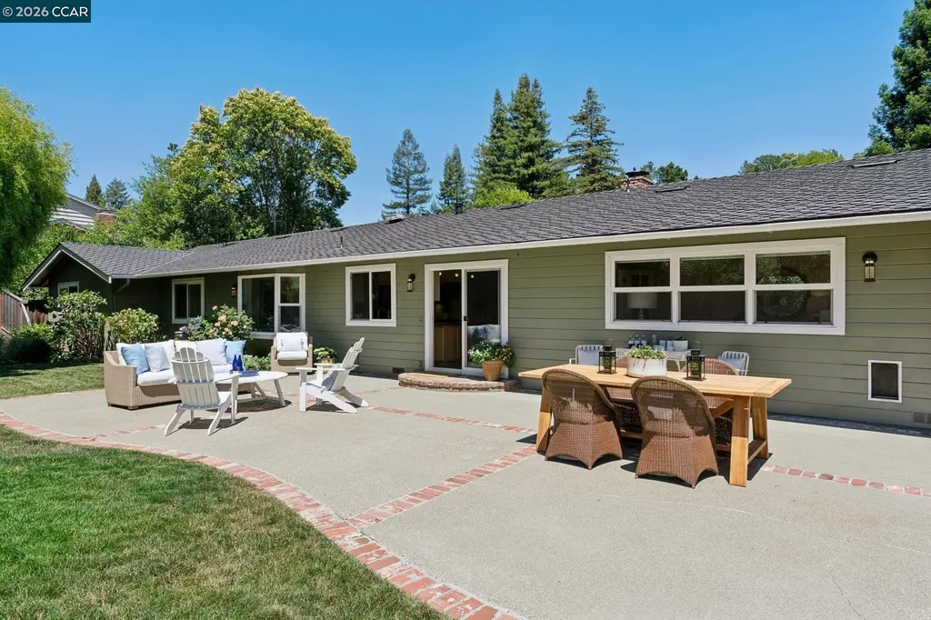 247 Corliss Drive Moraga CA 94556