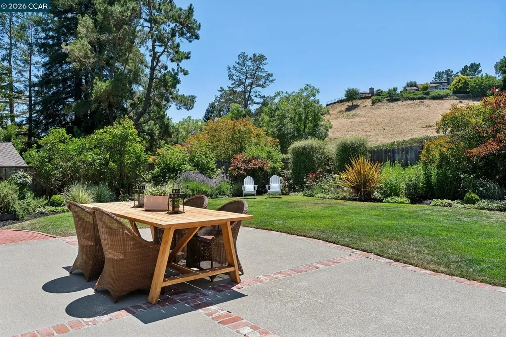 247 Corliss Drive Moraga CA 94556