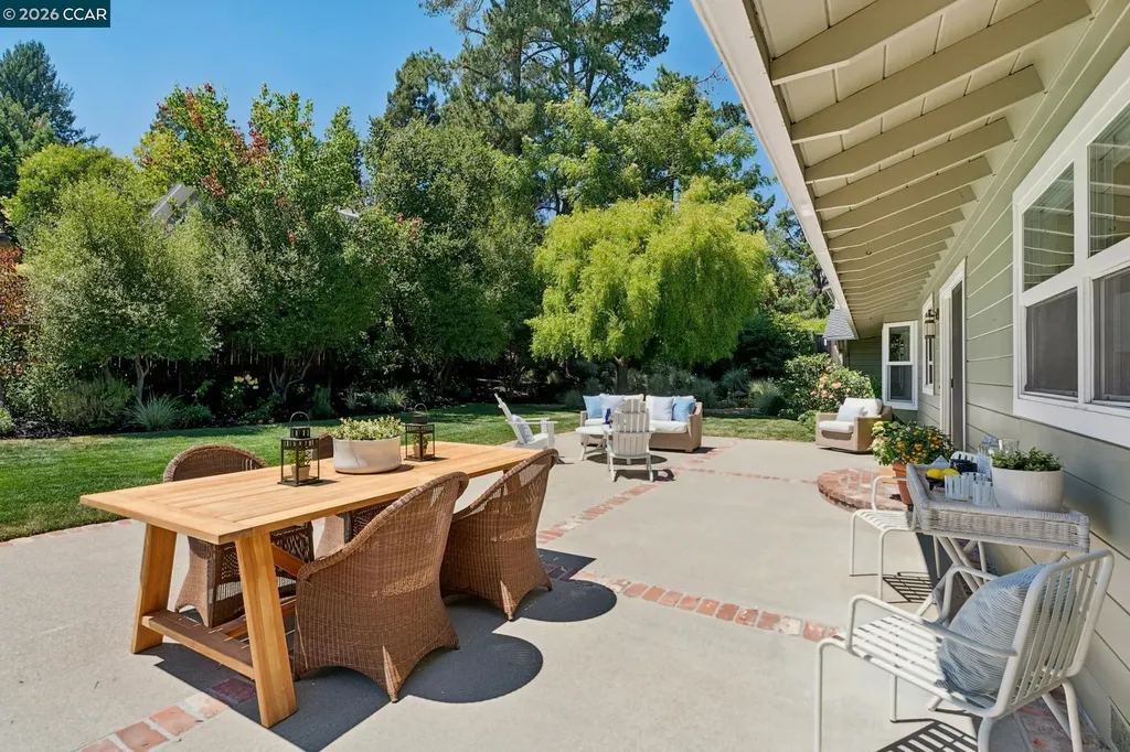 247 Corliss Drive Moraga CA 94556