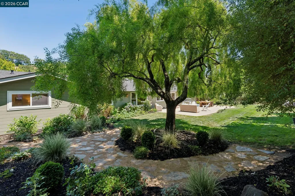 247 Corliss Drive Moraga CA 94556