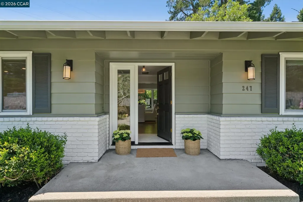 247 Corliss Drive Moraga CA 94556