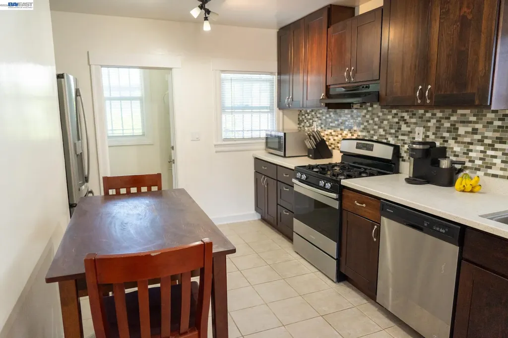 2921 Havenscourt Boulevard Oakland CA 94605