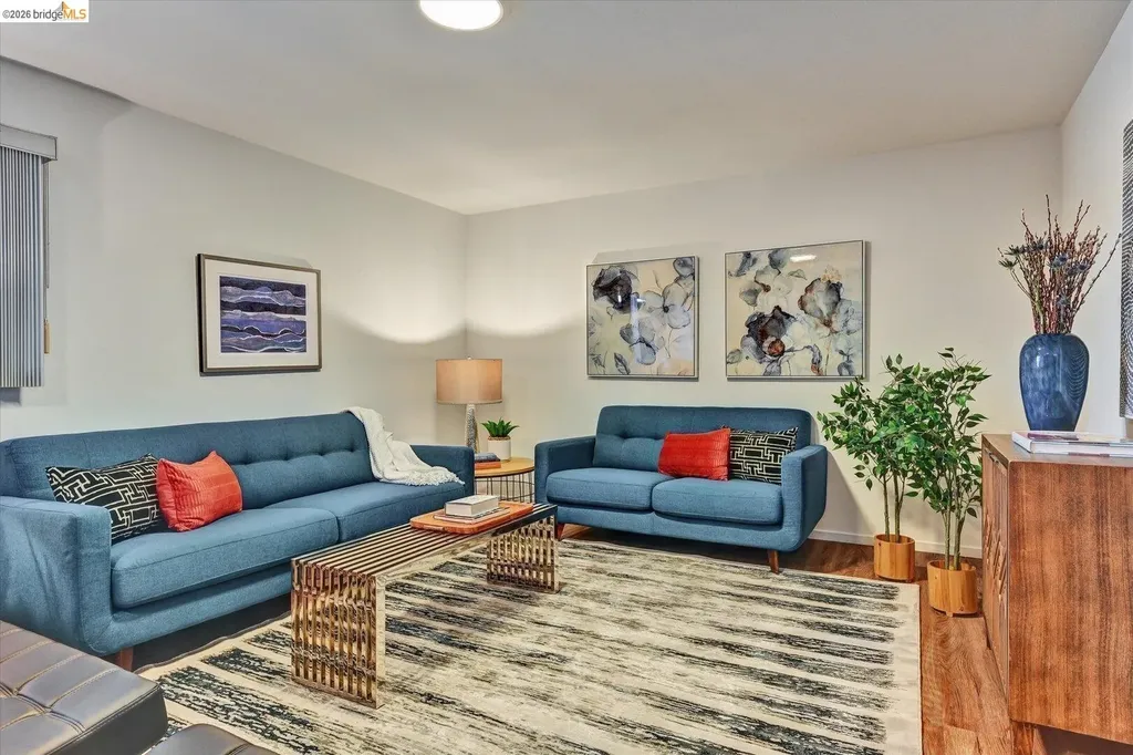 585 Crestmont Drive Oakland CA 94619