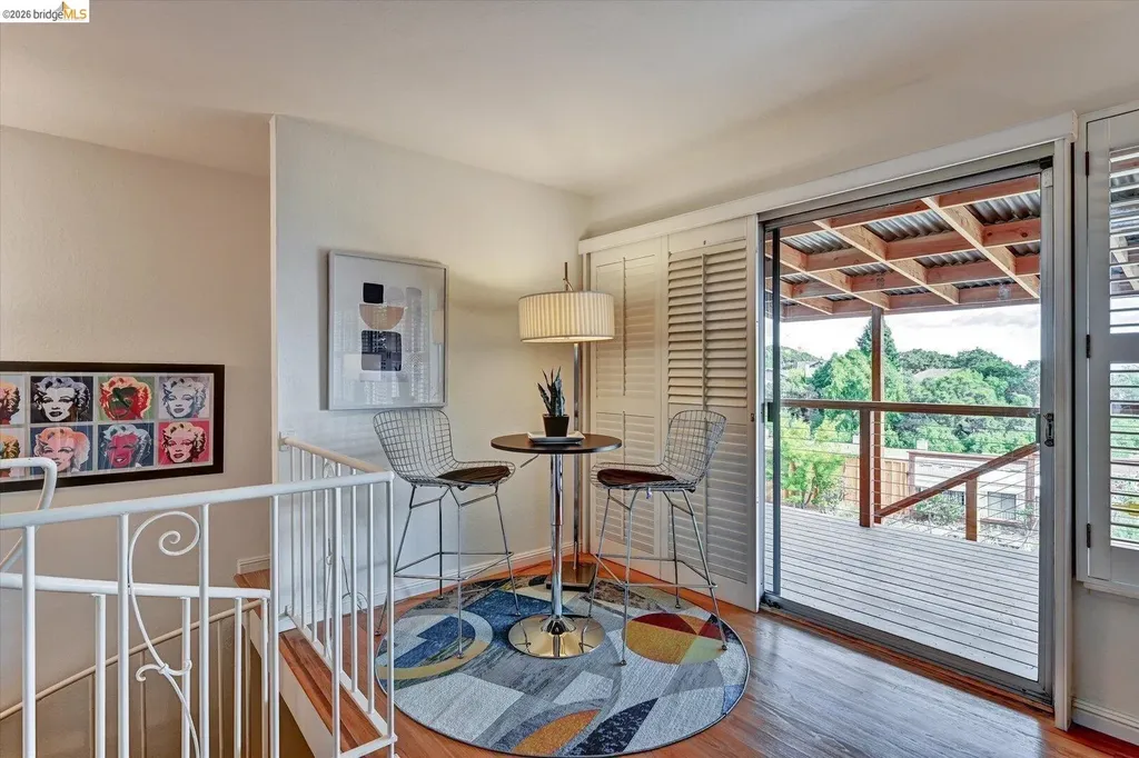 585 Crestmont Drive Oakland CA 94619