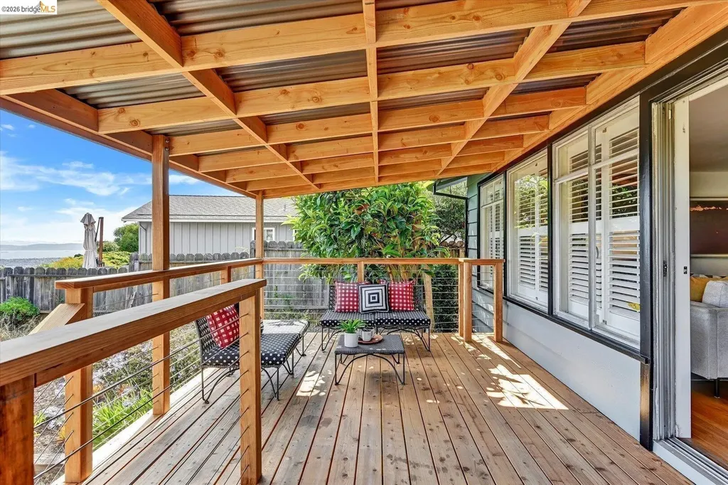585 Crestmont Drive Oakland CA 94619