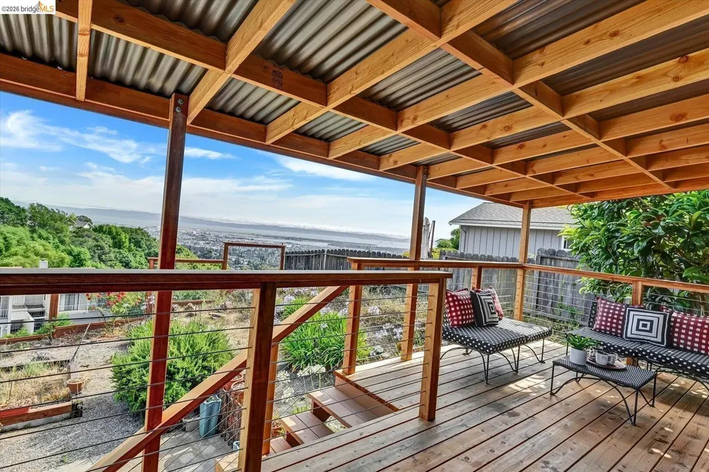 585 Crestmont Drive Oakland CA 94619