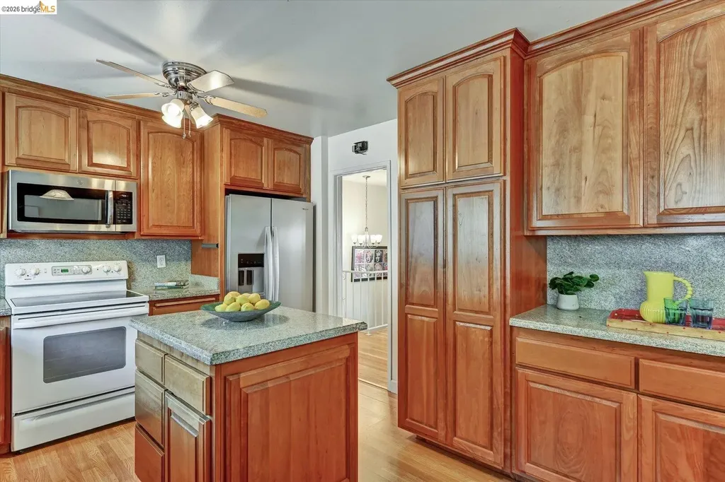 585 Crestmont Drive Oakland CA 94619
