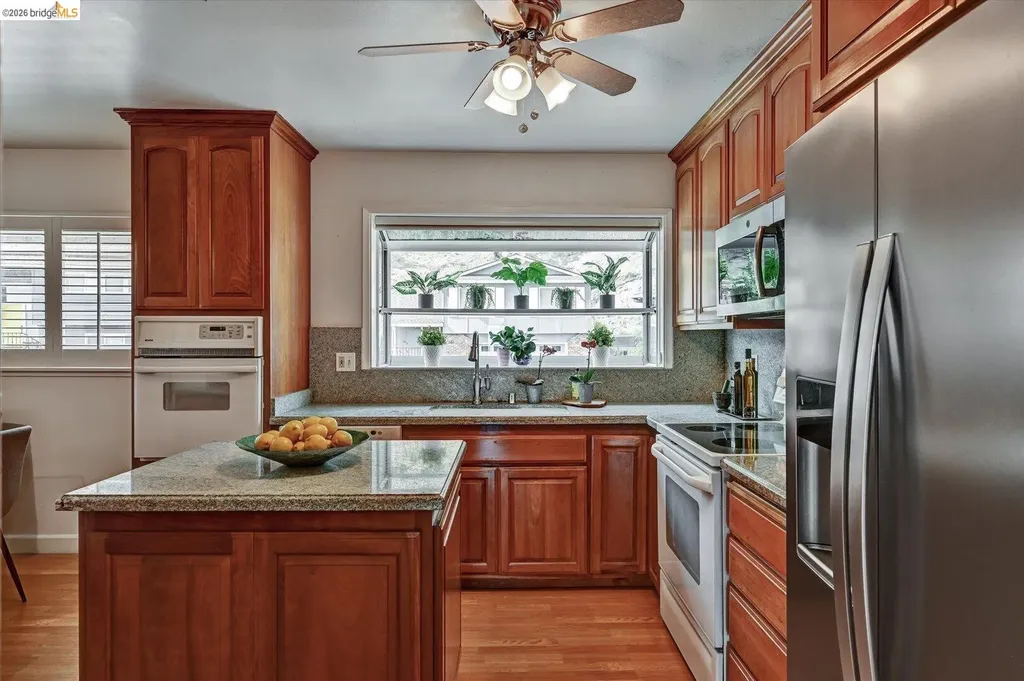 585 Crestmont Drive Oakland CA 94619