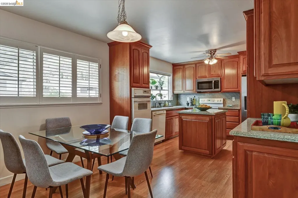 585 Crestmont Drive Oakland CA 94619