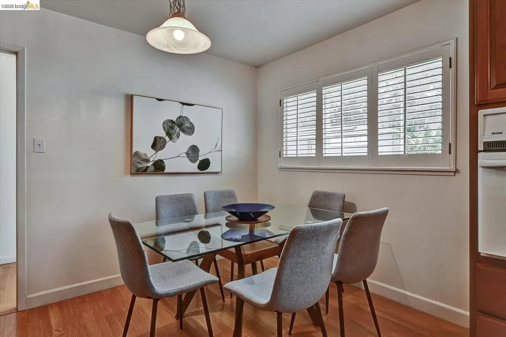 585 Crestmont Drive Oakland CA 94619