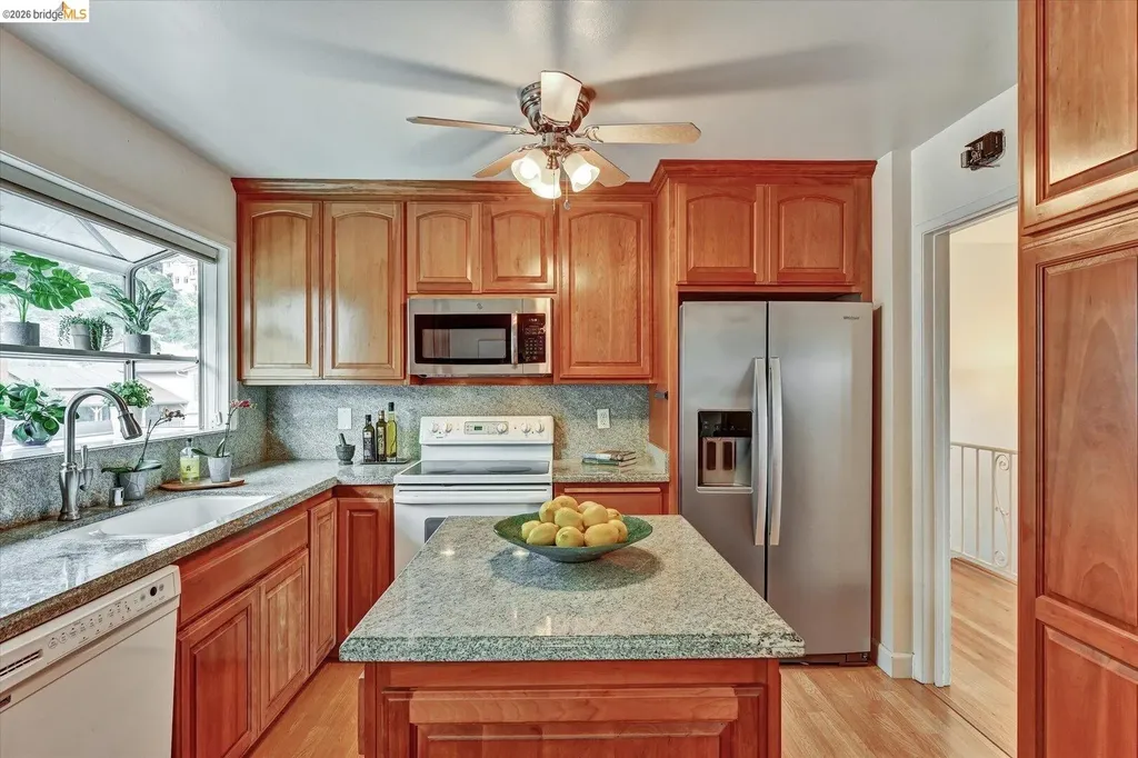585 Crestmont Drive Oakland CA 94619